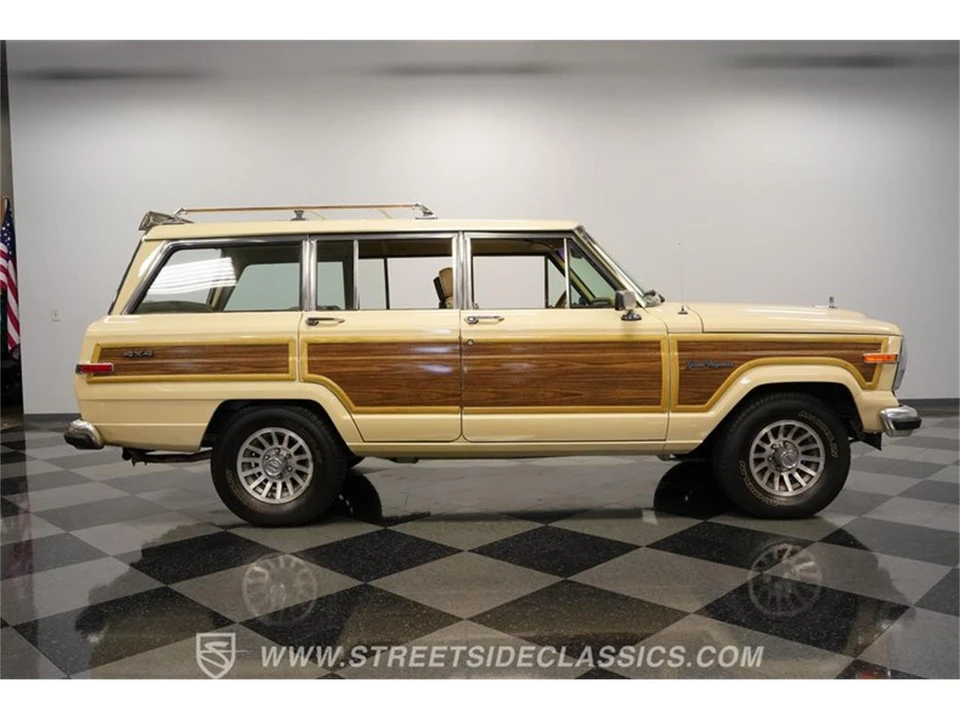 1989 Jeep SJ Grand Wagoneer - Image 13 of 31