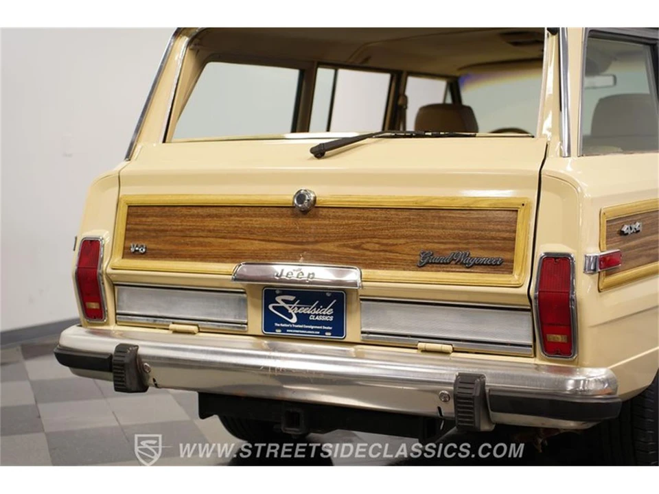 1989 Jeep SJ Grand Wagoneer - Image 25 of 31