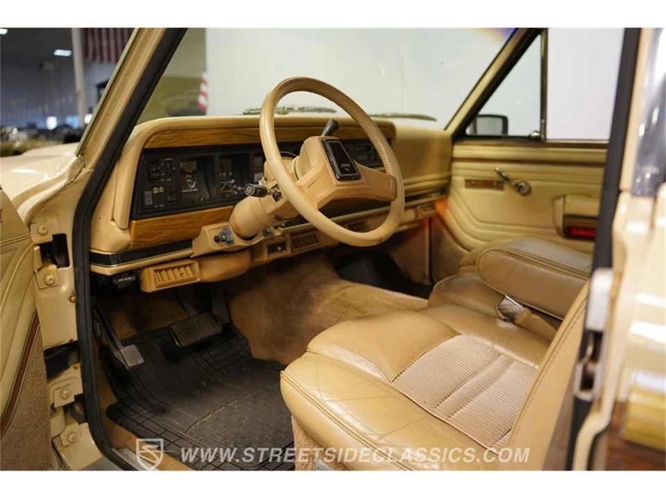 1989 Jeep SJ Grand Wagoneer - Image 3 of 31