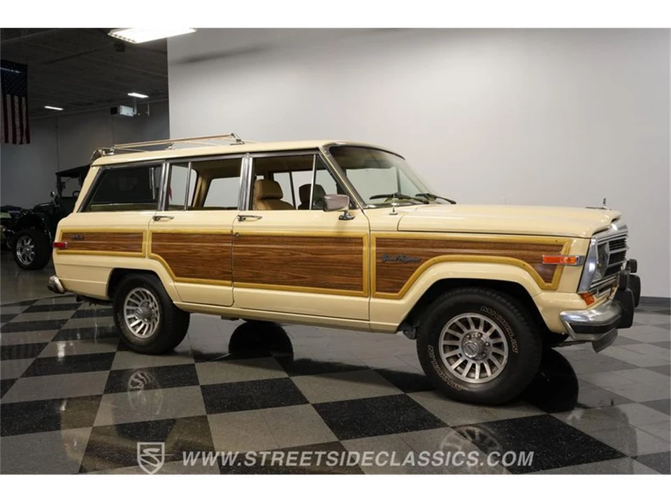 1989 Jeep SJ Grand Wagoneer - Image 14 of 31