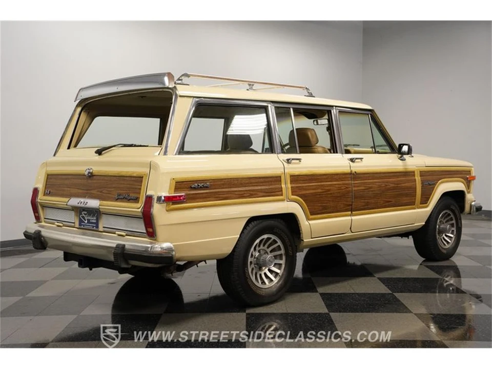 1989 Jeep SJ Grand Wagoneer - Image 11 of 31