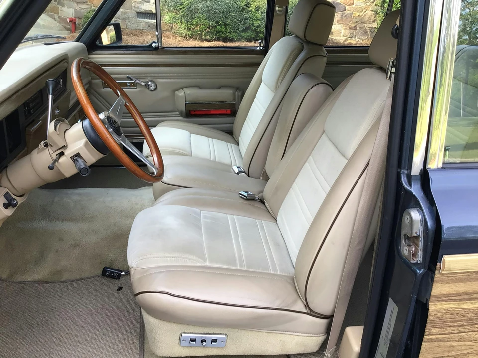 1989 Jeep SJ Grand Wagoneer - Image 25 of 31