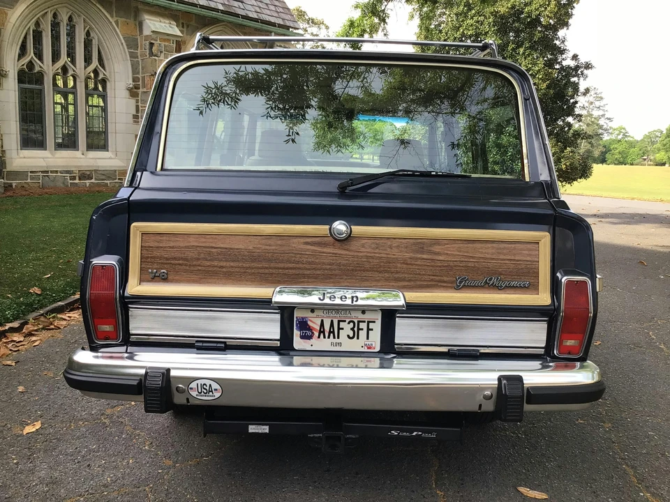 1989 Jeep SJ Grand Wagoneer - Image 5 of 31