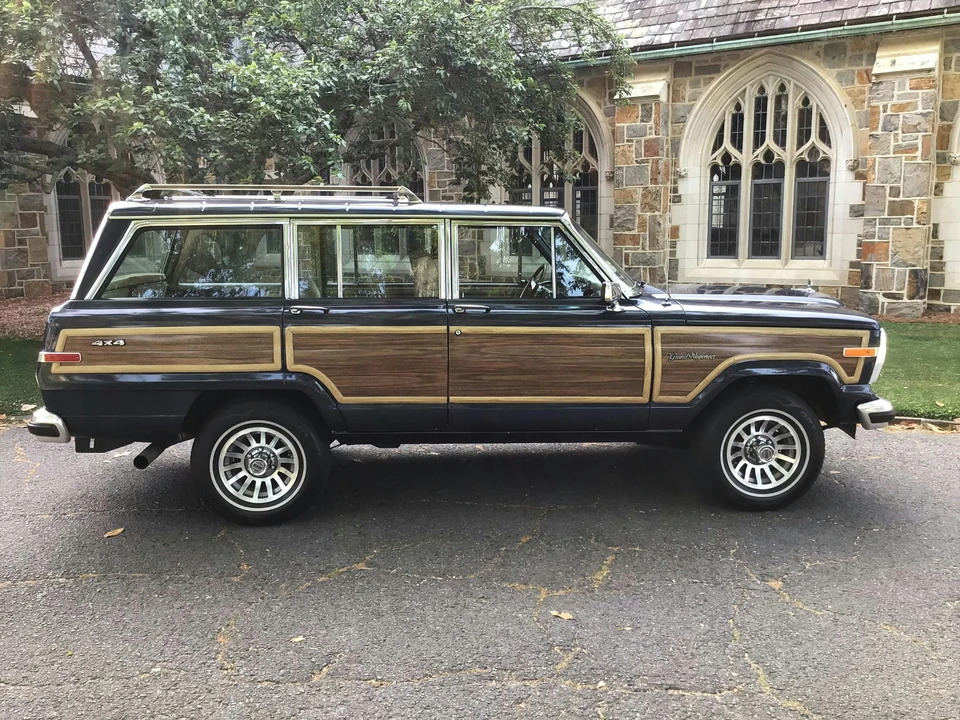 1989 Jeep SJ Grand Wagoneer - Image 3 of 31