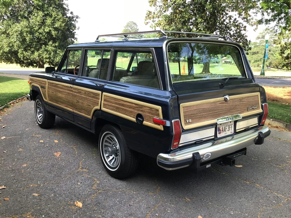 1989 Jeep SJ Grand Wagoneer - Image 6 of 31