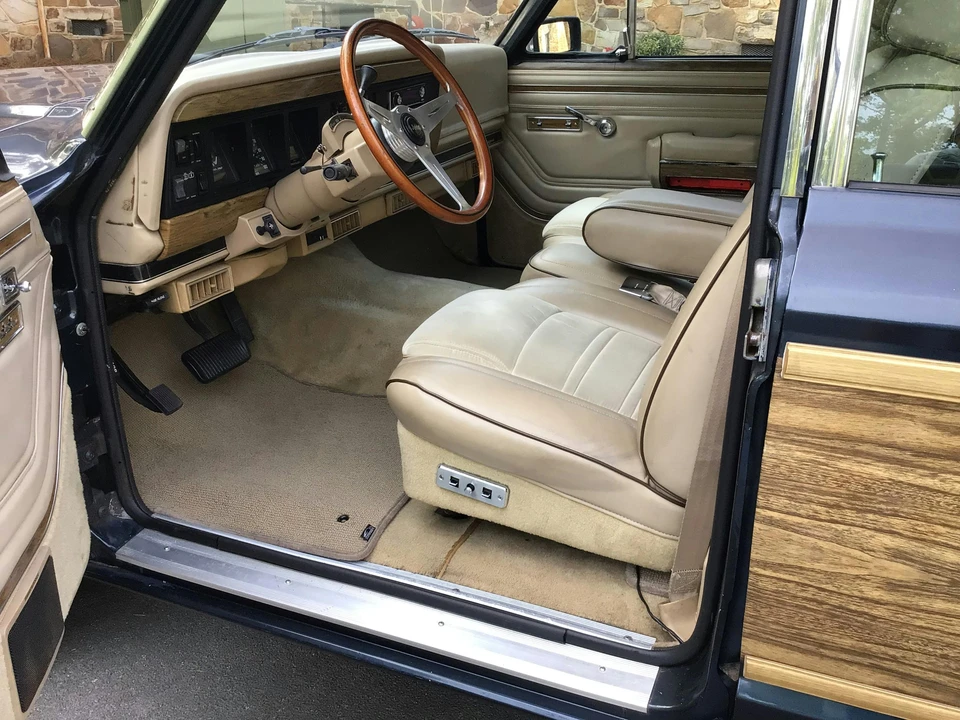 1989 Jeep SJ Grand Wagoneer - Image 23 of 31