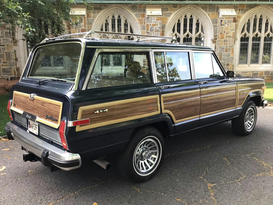 1989 Jeep SJ Grand Wagoneer - Image 4 of 31