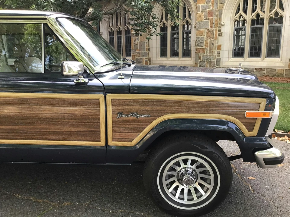 1989 Jeep SJ Grand Wagoneer - Image 17 of 31