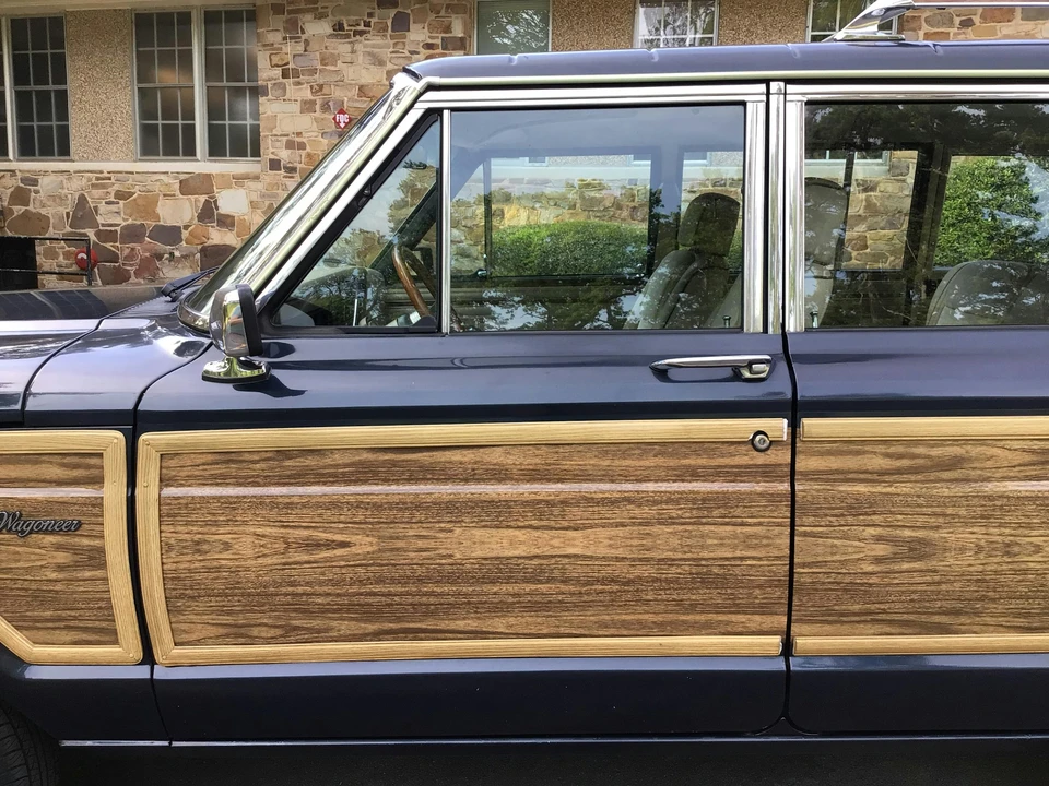 1989 Jeep SJ Grand Wagoneer - Image 9 of 31
