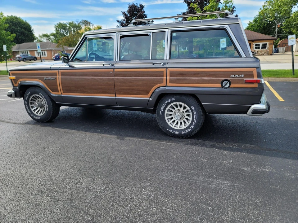 1989 Jeep SJ Grand Wagoneer - Image 3 of 31