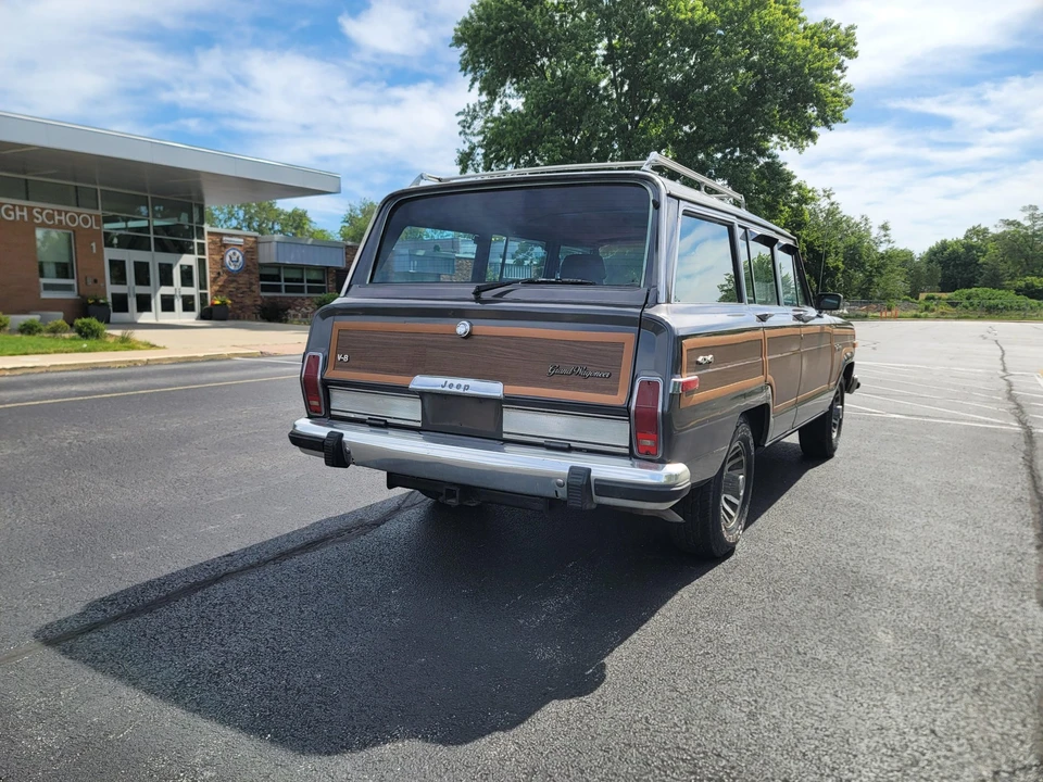 1989 Jeep SJ Grand Wagoneer - Image 6 of 31