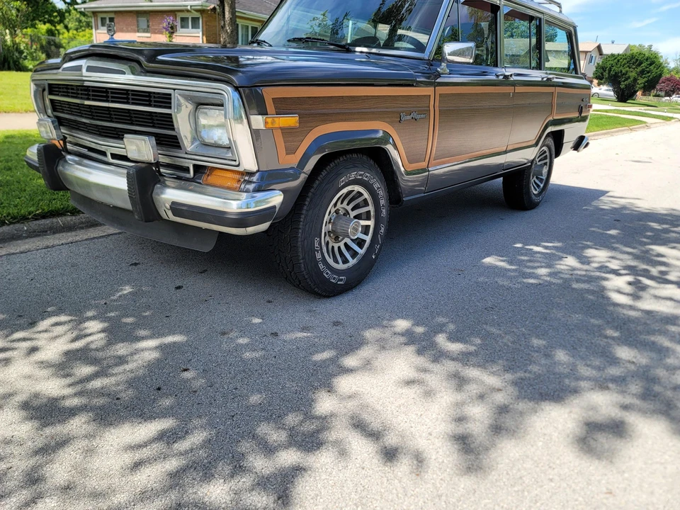 1989 Jeep SJ Grand Wagoneer - Image 25 of 31
