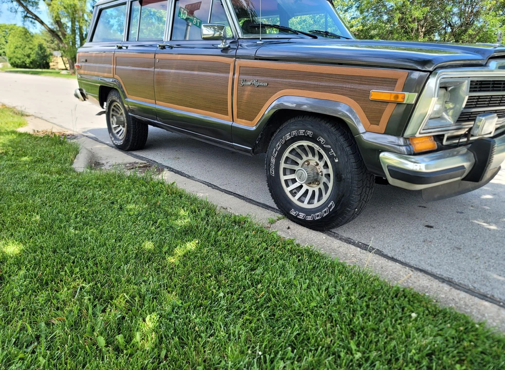 1989 Jeep SJ Grand Wagoneer - Image 24 of 31