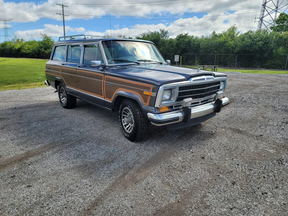 1989 Jeep SJ Grand Wagoneer - Image 16 of 31