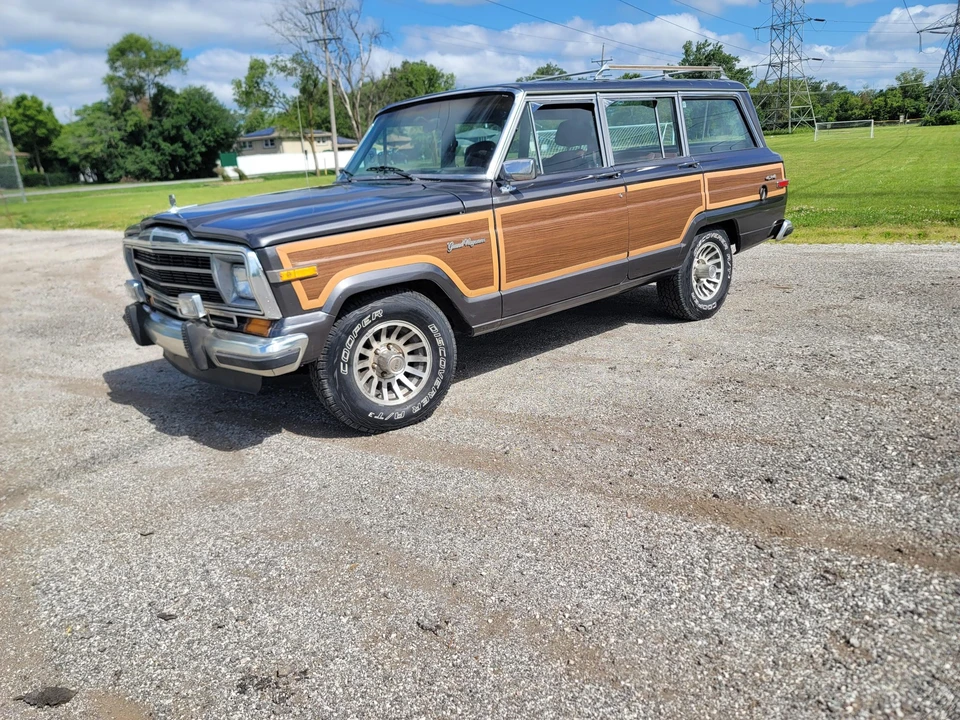 1989 Jeep SJ Grand Wagoneer - Image 22 of 31