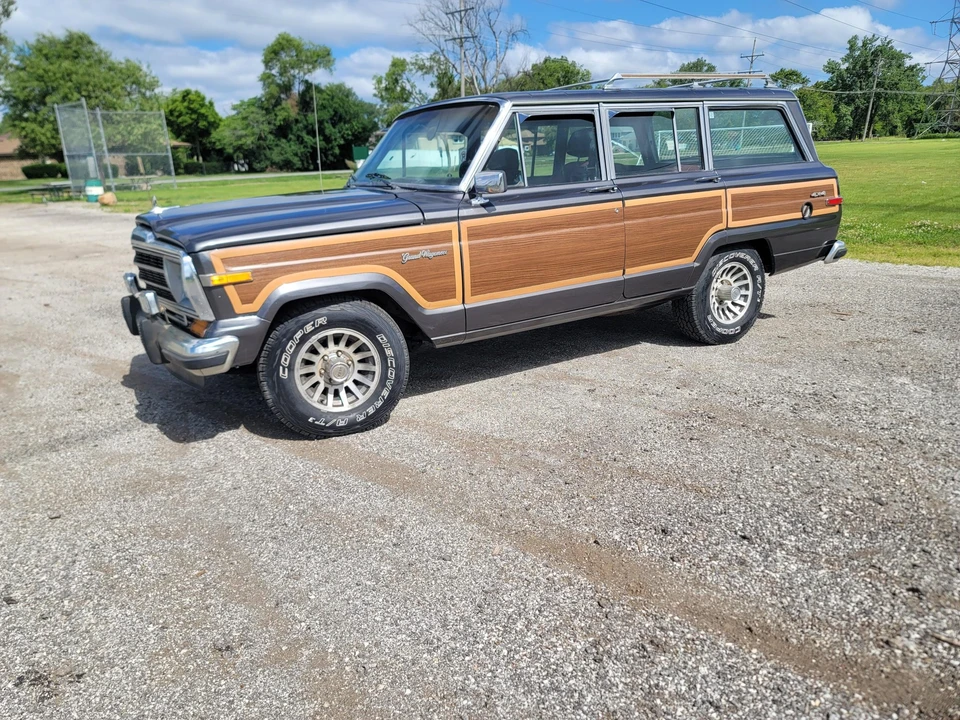 1989 Jeep SJ Grand Wagoneer - Image 23 of 31