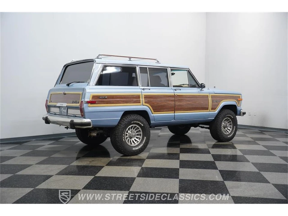 1989 Jeep SJ Grand Wagoneer - Image 11 of 31