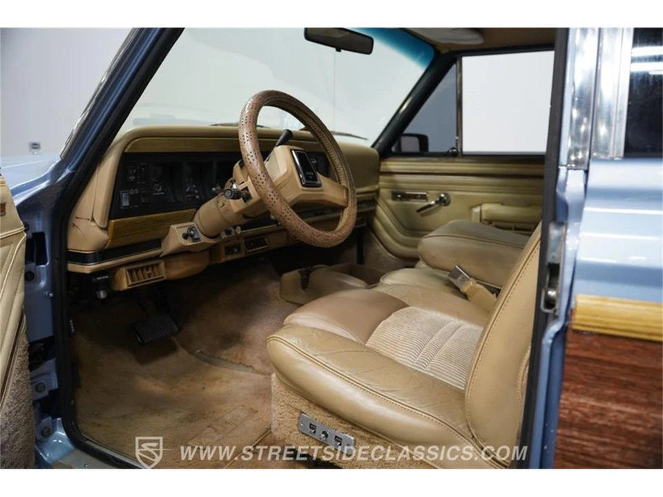 1989 Jeep SJ Grand Wagoneer - Image 2 of 31