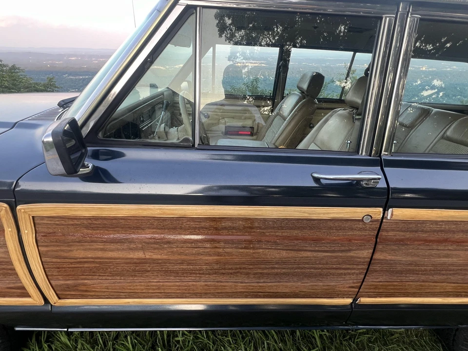1989 Jeep SJ Grand Wagoneer - Image 30 of 31