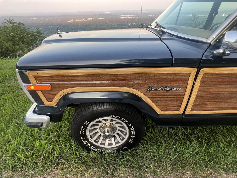 1989 Jeep SJ Grand Wagoneer - Image 26 of 31