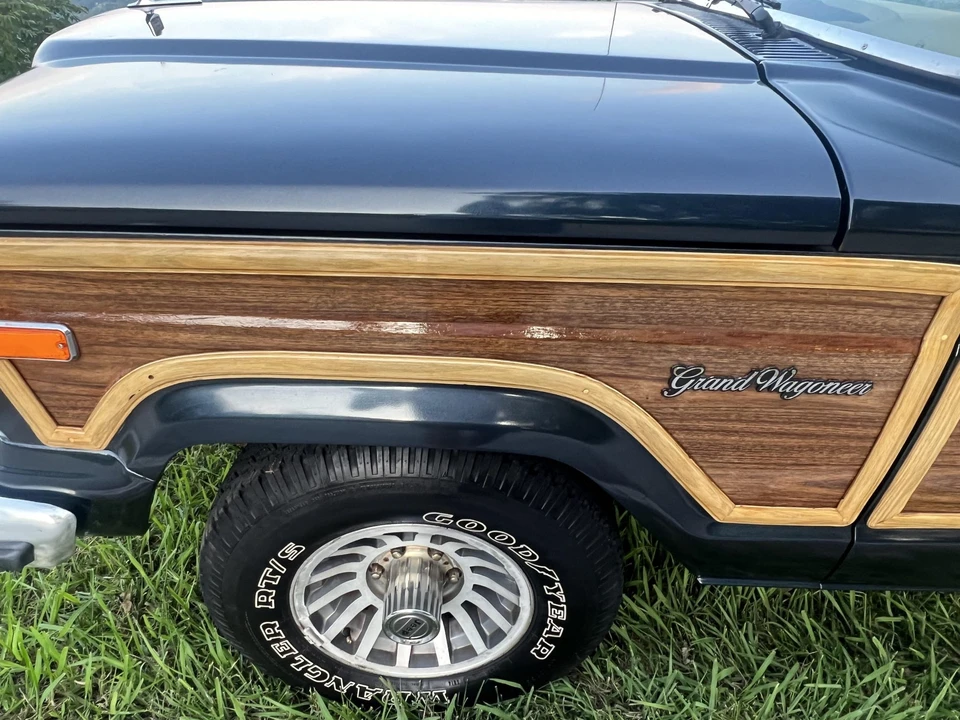 1989 Jeep SJ Grand Wagoneer - Image 27 of 31