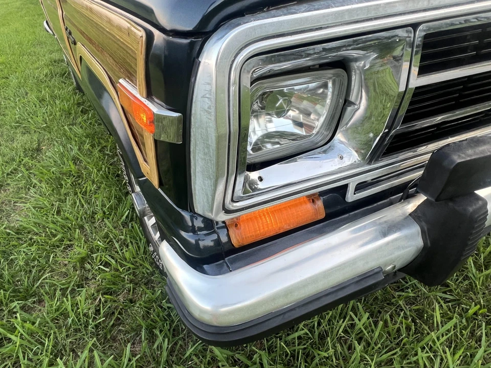 1989 Jeep SJ Grand Wagoneer - Image 19 of 31