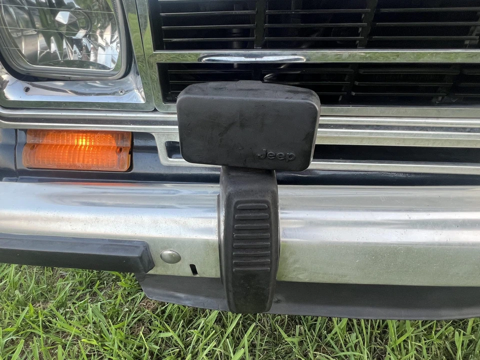 1989 Jeep SJ Grand Wagoneer - Image 20 of 31