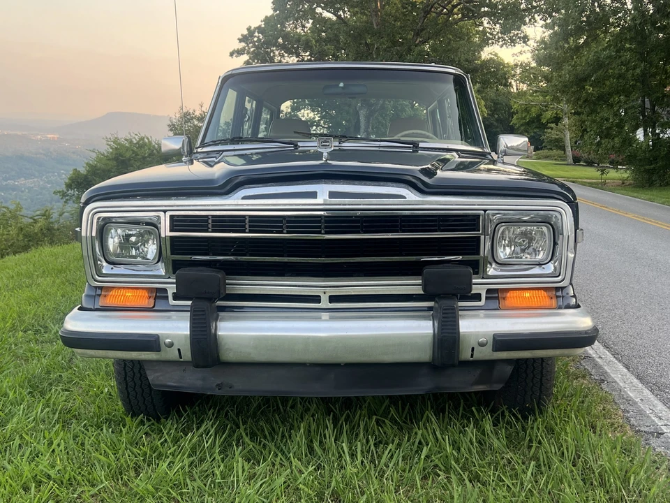 1989 Jeep SJ Grand Wagoneer - Image 14 of 31