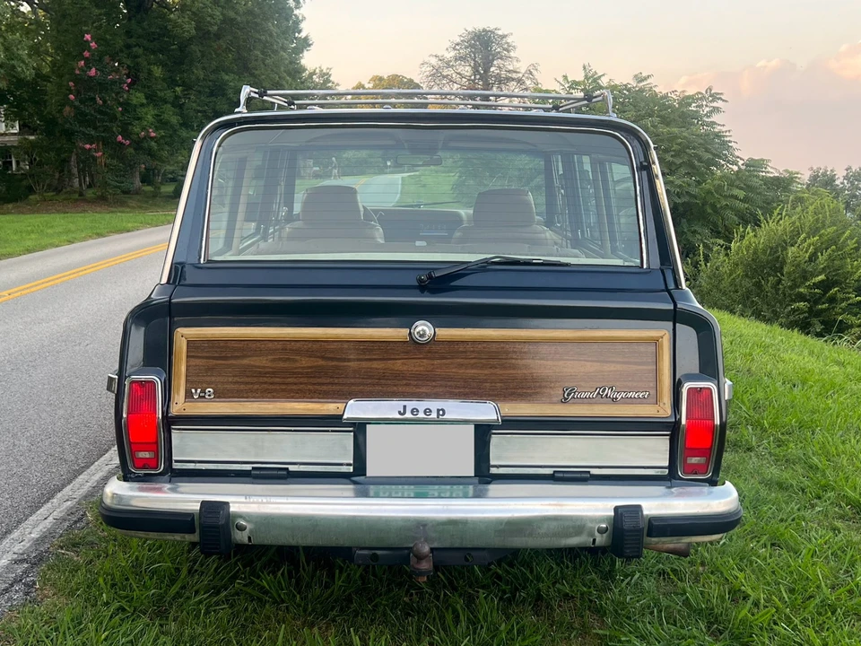1989 Jeep SJ Grand Wagoneer - Image 8 of 31
