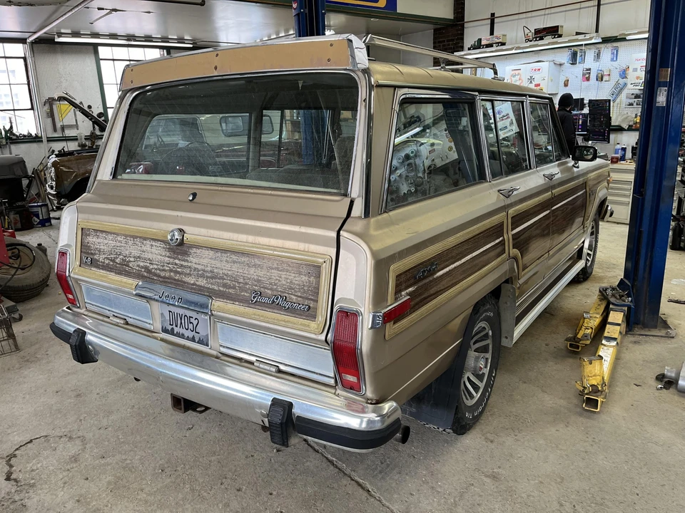 1989 Jeep SJ Grand Wagoneer - Image 22 of 31