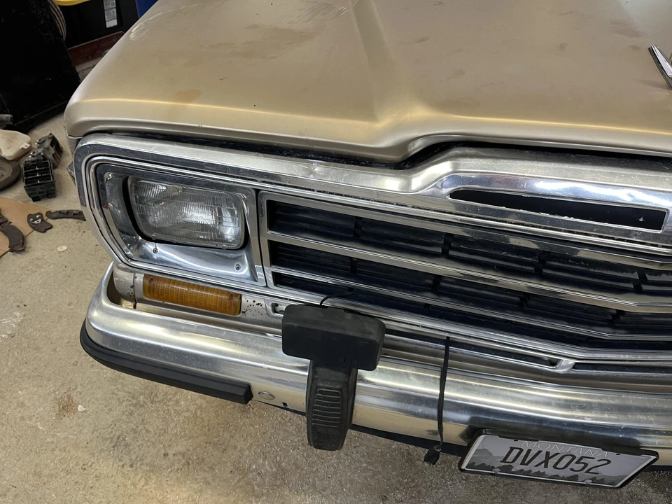 1989 Jeep SJ Grand Wagoneer - Image 26 of 31