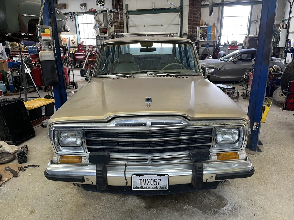 1989 Jeep SJ Grand Wagoneer - Image 20 of 31