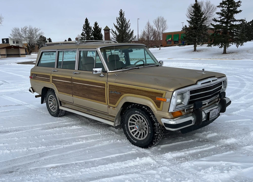 1989 Jeep SJ Grand Wagoneer - Image 10 of 31