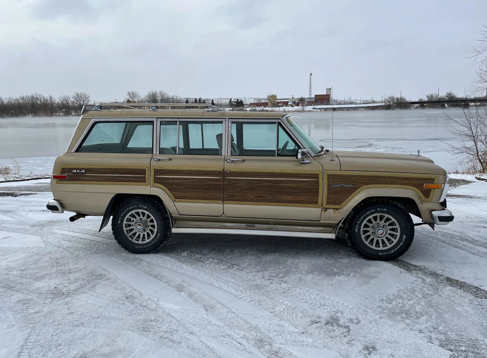 1989 Jeep SJ Grand Wagoneer - Image 12 of 31