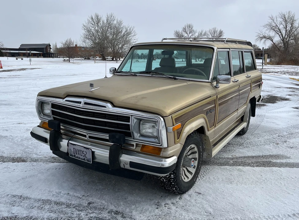 1989 Jeep SJ Grand Wagoneer - Image 5 of 31