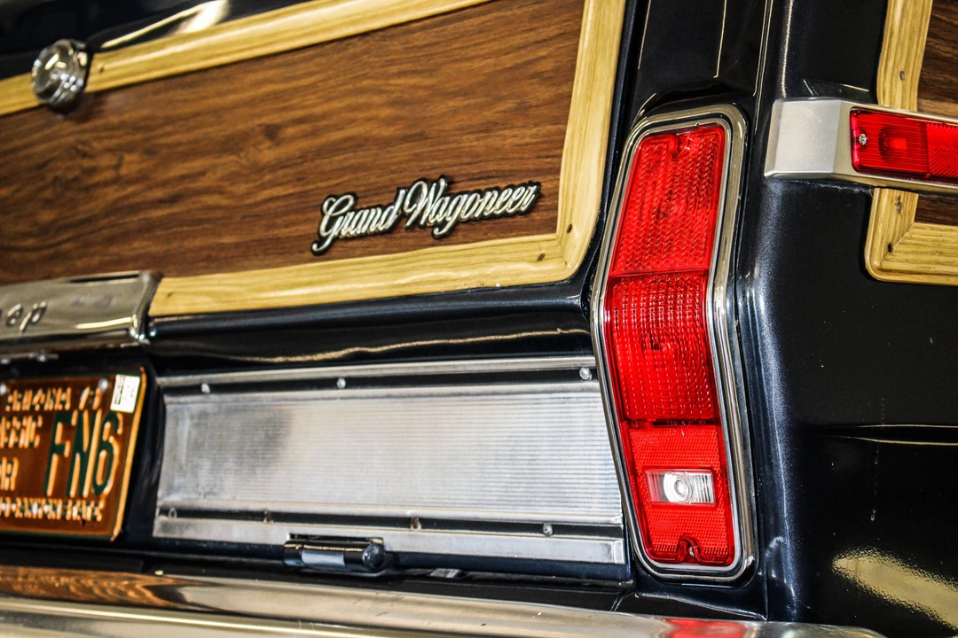 1989 Jeep SJ Grand Wagoneer - Image 29 of 31