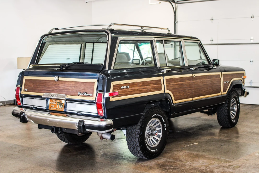 1989 Jeep SJ Grand Wagoneer - Image 20 of 31