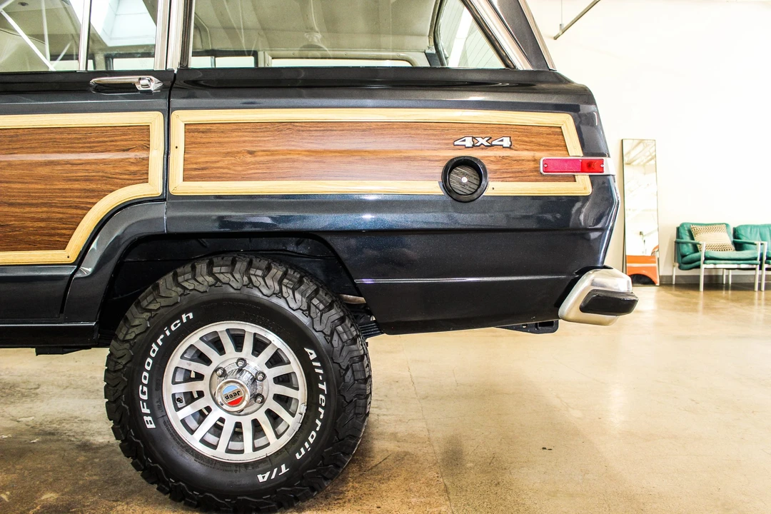 1989 Jeep SJ Grand Wagoneer - Image 26 of 31