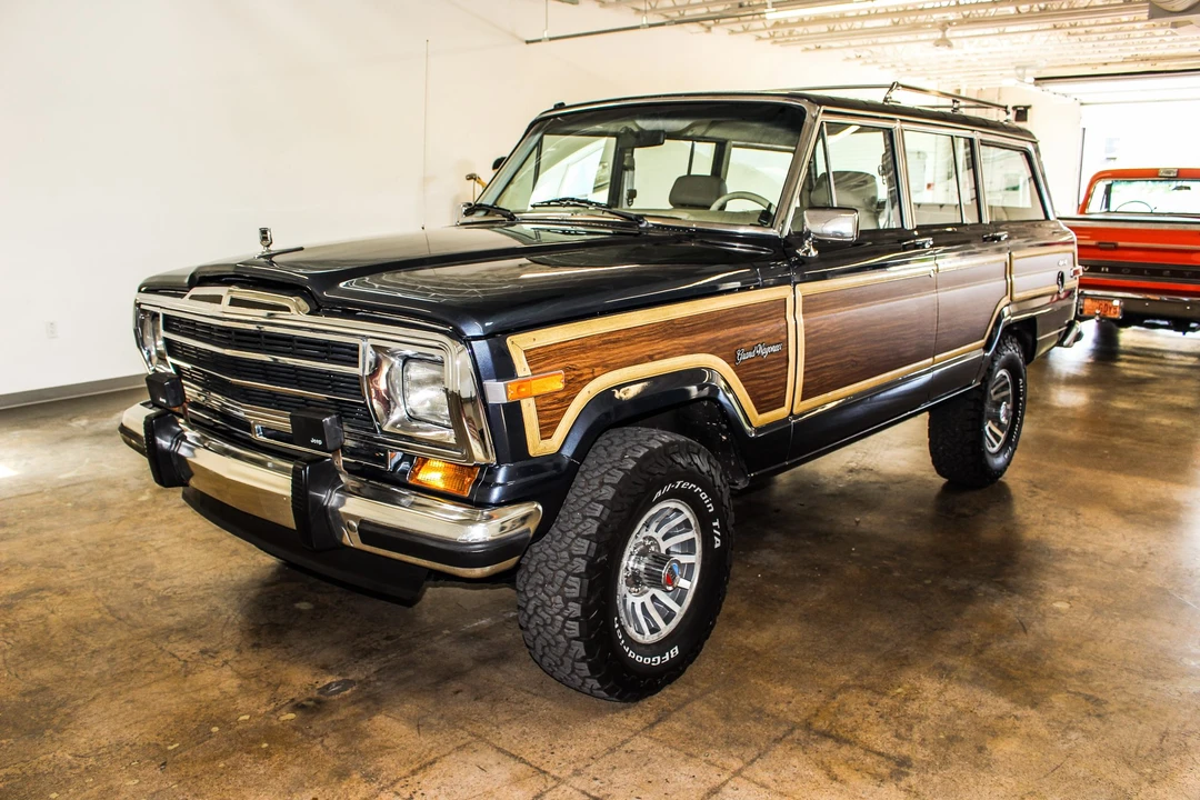 1989 Jeep SJ Grand Wagoneer - Image 16 of 31