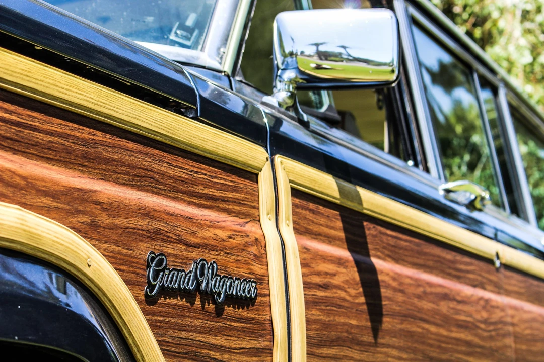 1989 Jeep SJ Grand Wagoneer - Image 25 of 31