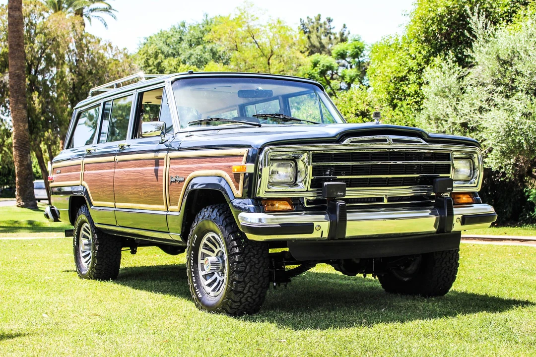 1989 Jeep SJ Grand Wagoneer - Image 11 of 31