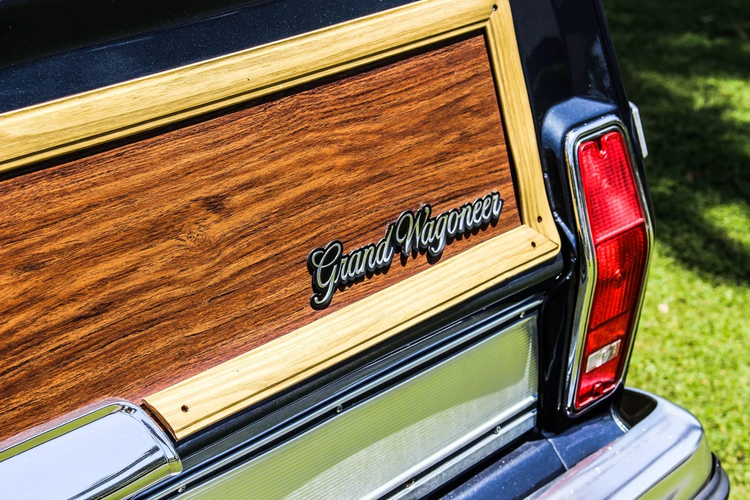 1989 Jeep SJ Grand Wagoneer - Image 28 of 31