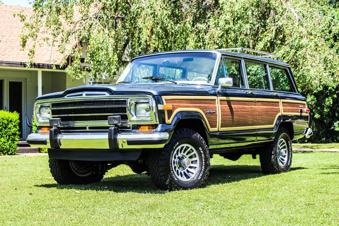 1989 Jeep SJ Grand Wagoneer - Image 4 of 31