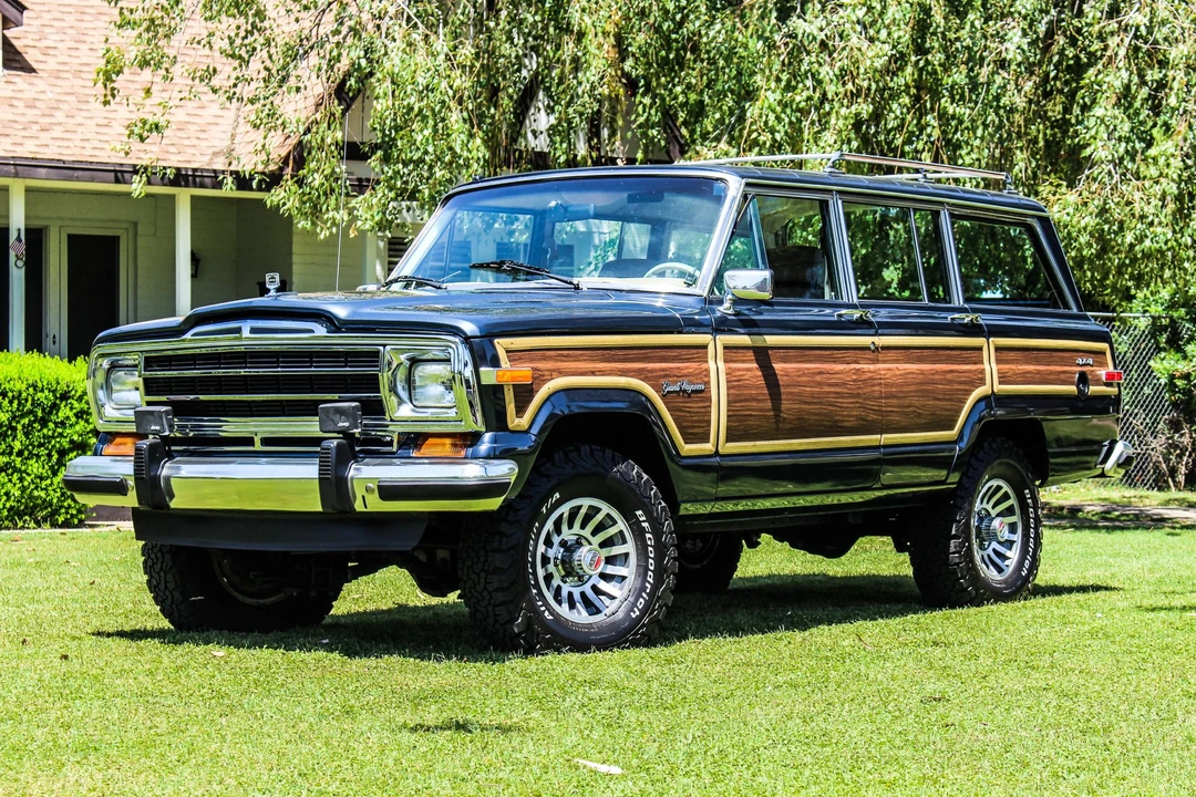 1989 Jeep SJ Grand Wagoneer - Image 6 of 31
