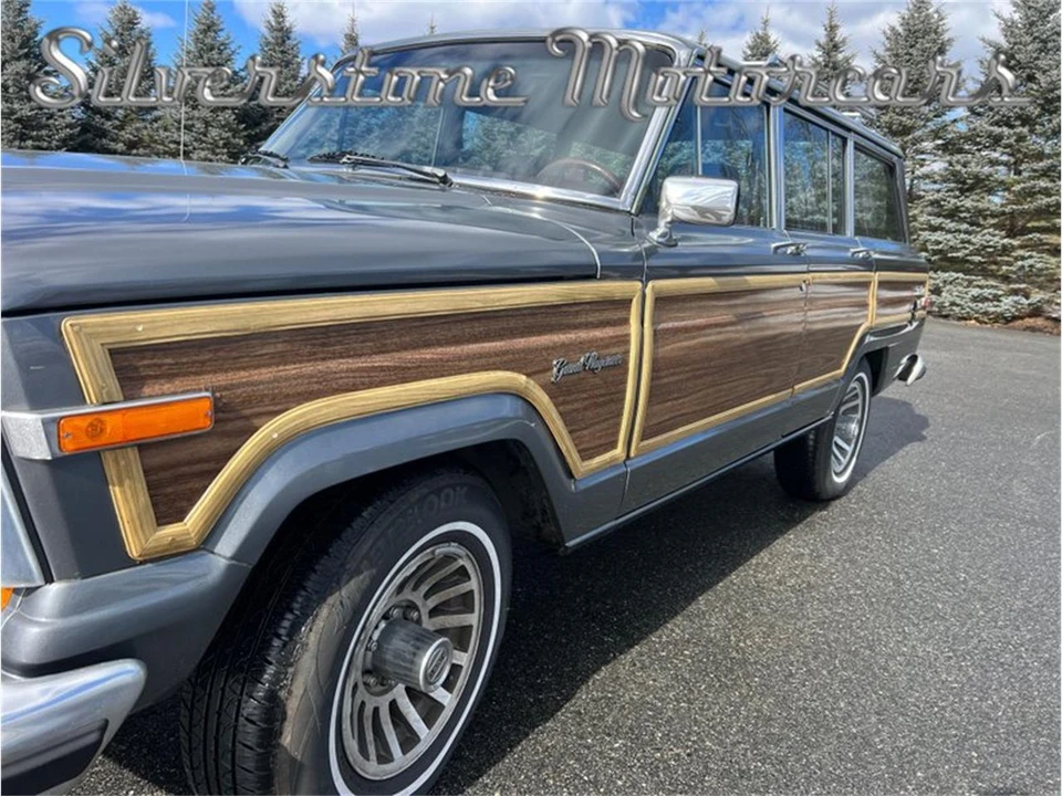 1989 Jeep SJ Grand Wagoneer - Image 11 of 31