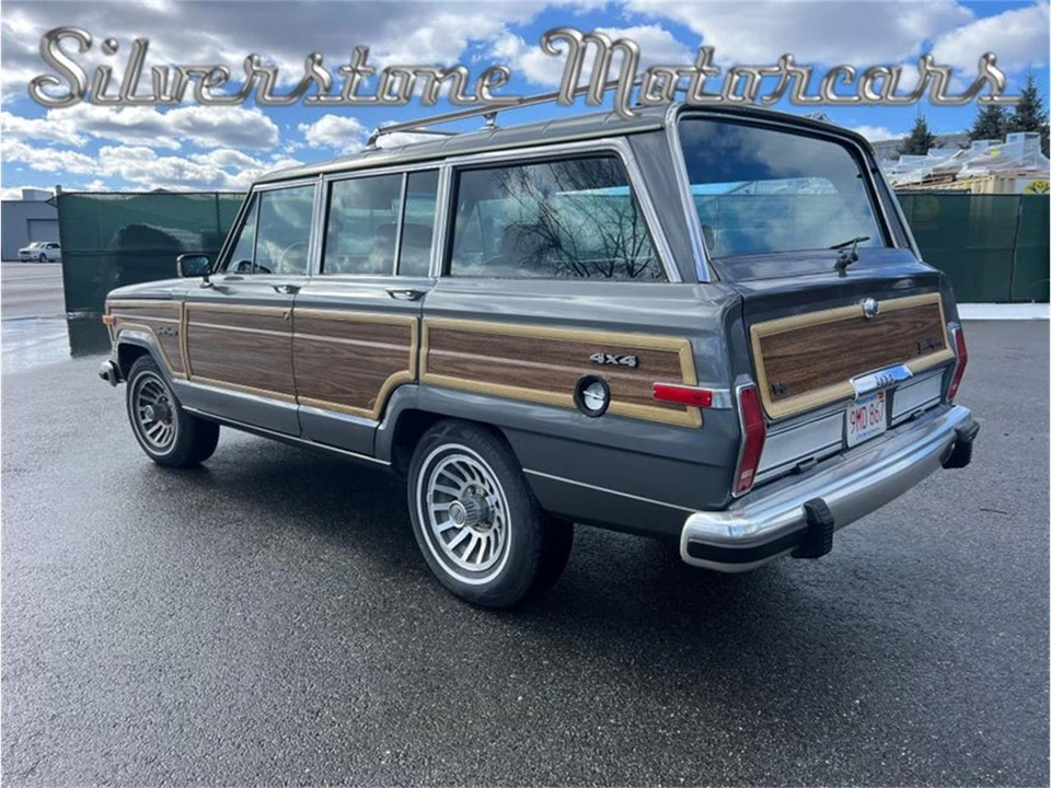 1989 Jeep SJ Grand Wagoneer - Image 7 of 31