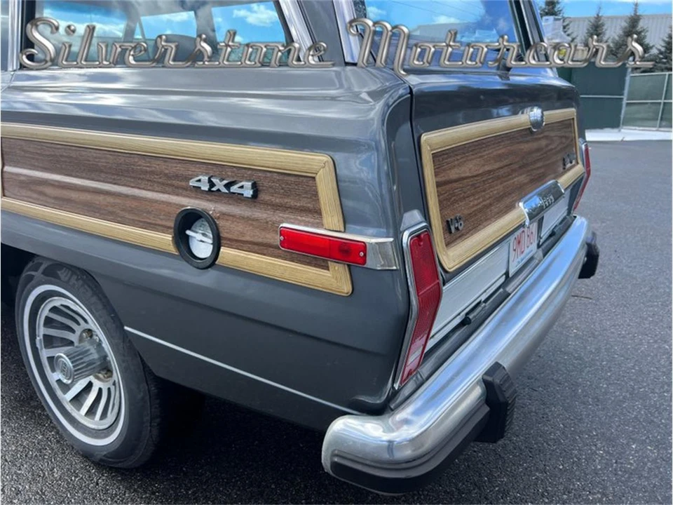 1989 Jeep SJ Grand Wagoneer - Image 22 of 31