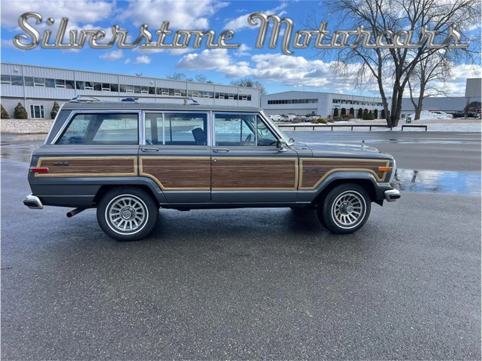 1989 Jeep SJ Grand Wagoneer - Image 8 of 31