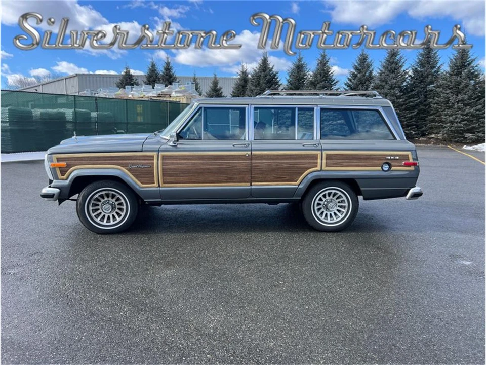 1989 Jeep SJ Grand Wagoneer - Image 9 of 31