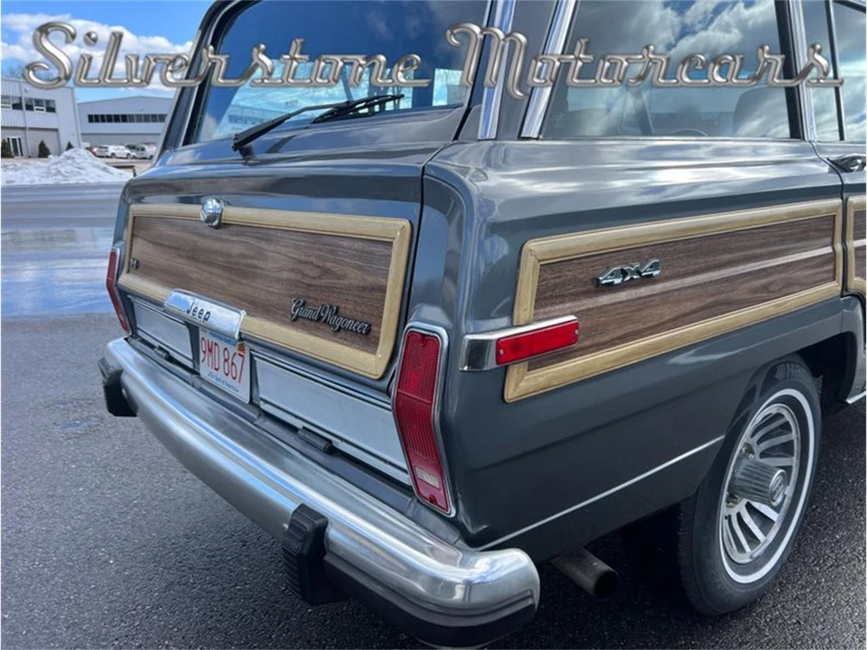 1989 Jeep SJ Grand Wagoneer - Image 20 of 31